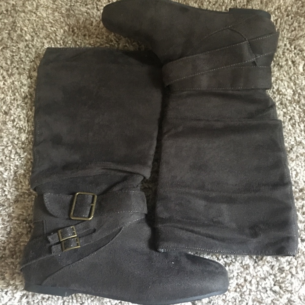 JG Women’s Buckle Boots